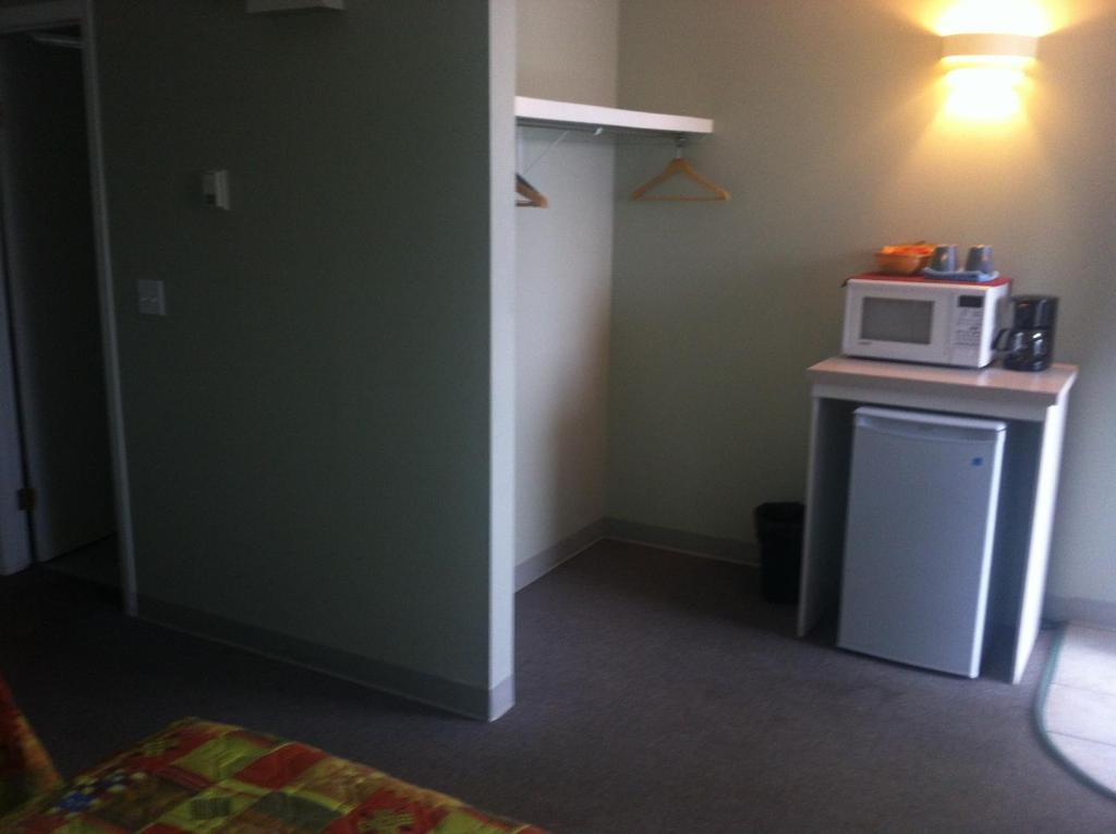 סילבן לייק Raccoon Lodge Motel חדר תמונה
